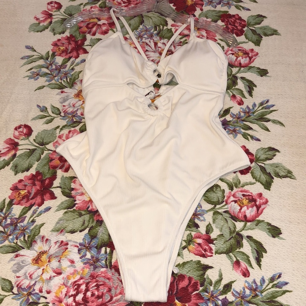 Shade & Shore White Double O-Ring w/Tie-Up Back 1-Piece Swimsuit L 12/14 New NWT - Picture 4 of 13